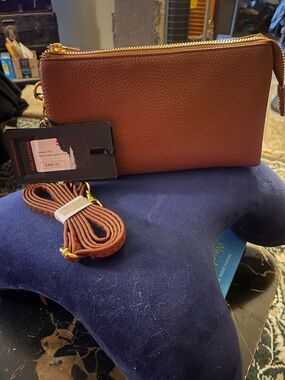 Fabriano Italia 7013 Camel Leather Wristlet Crossbody